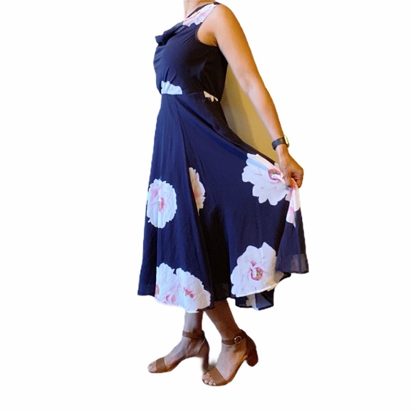 Floral Print Midi Dress Size M - Picture 5 of 6